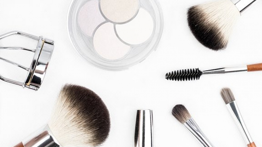 makeup trends makeup brushes